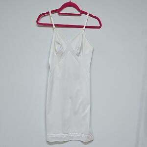 Vanity Fair Vintage Full Slip Dress Size 32, Please READ DESCRIPTION